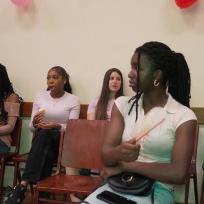 Photo 5958381668903536077 Y