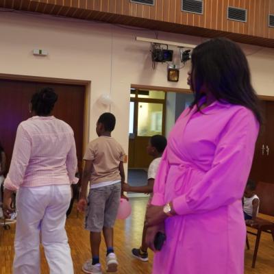 Photo 5958381668903536081 Y