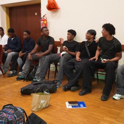 Photo 5958381668903536086 Y