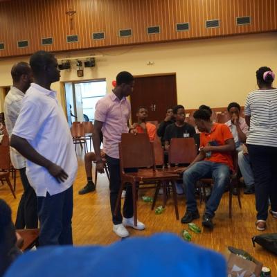 Photo 5958381668903536089 Y