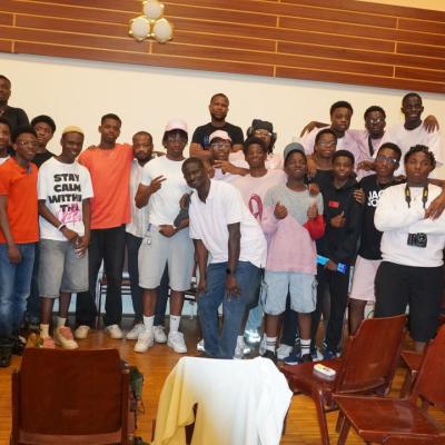 Photo 5958381668903536123 Y