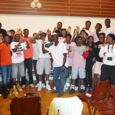 Photo 5958381668903536135 Y